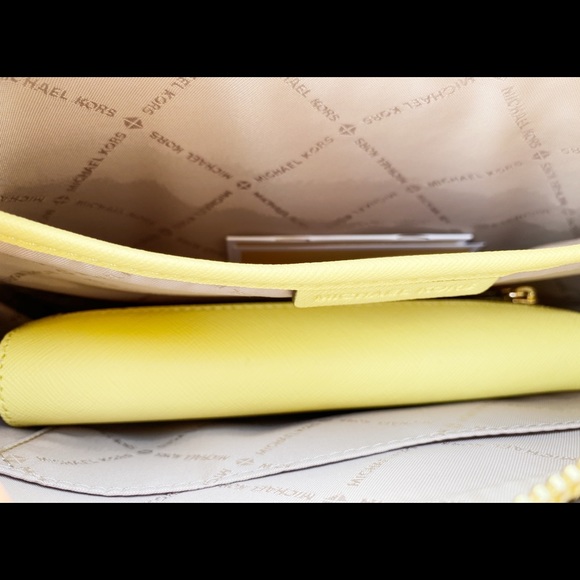 SALE‼️‼️ Michael kors crossbody Wallet BUNDLE - Picture 7 of 7